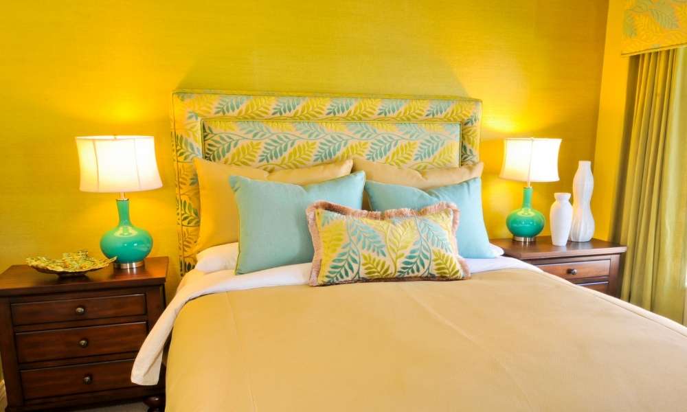  Dania yellow Bedroom